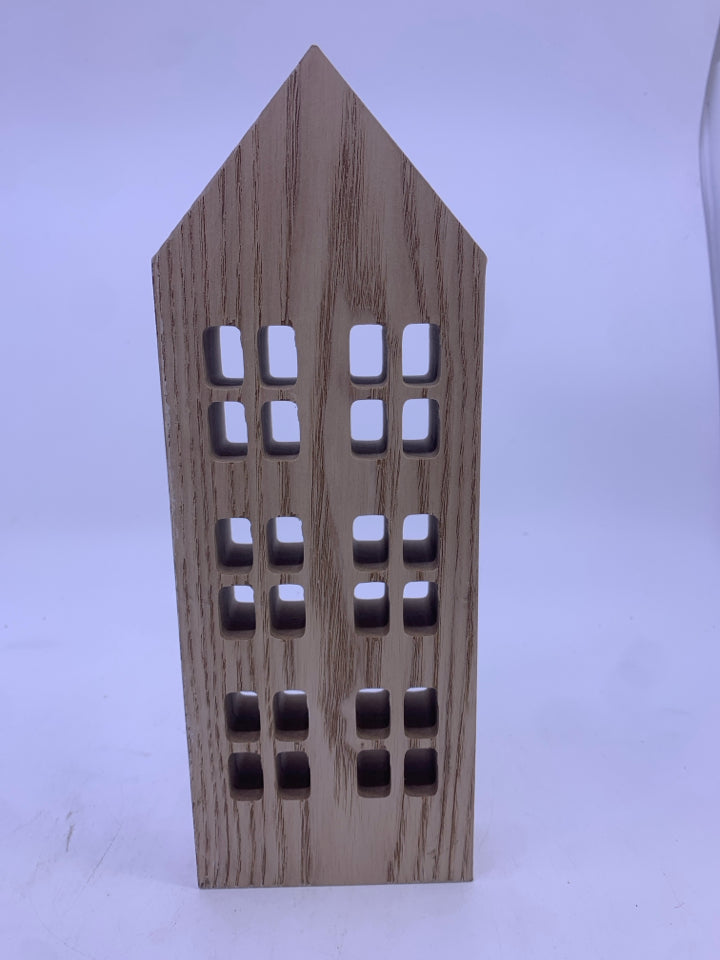 TALL WOOD HOUSE W PINK SIDES.