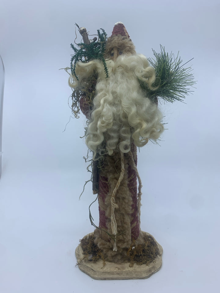 TALL SANTA WOOD BASE LONG BEARD.