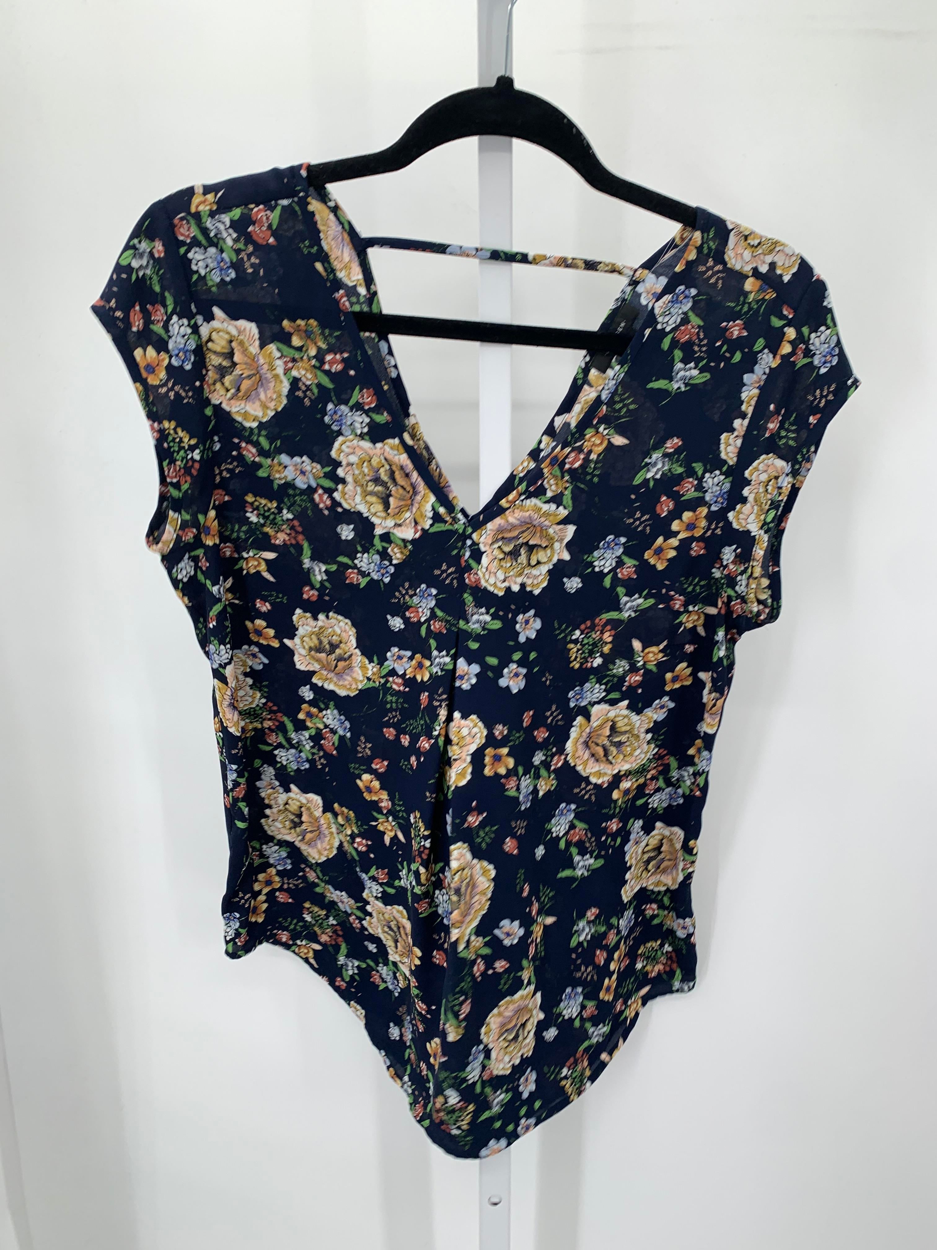 halogen Size Medium Misses Short Sleeve Shirt