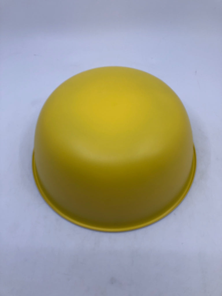 NEW YELLOW STAINLESS STEEL MEASURING BOWL.