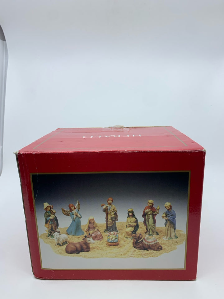 HERALD NATIVITY SCENE FIGURINES IN BOX