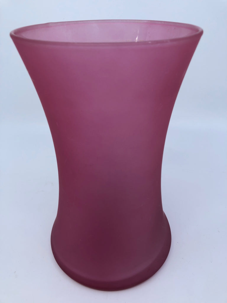 FROSTED PINK VASE.