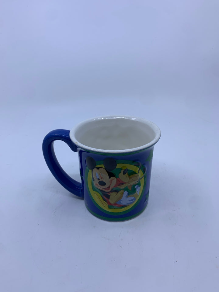 BLUE MICKEY AND PLUTO MUG.