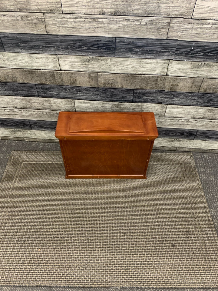 OAK CUBE DESK ORGANIZER.