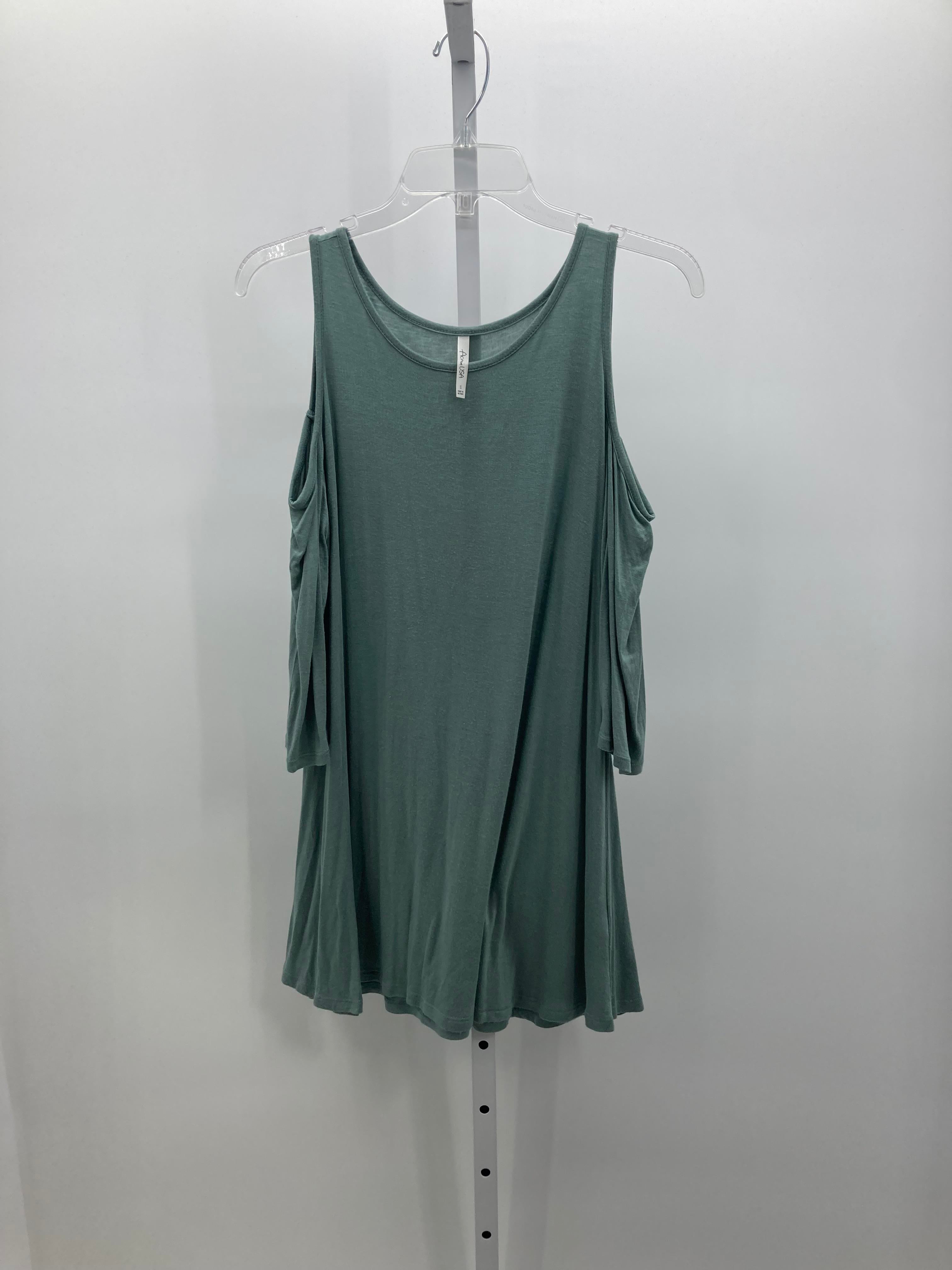 Size Small Misses 3/4 Sleeve Shirt