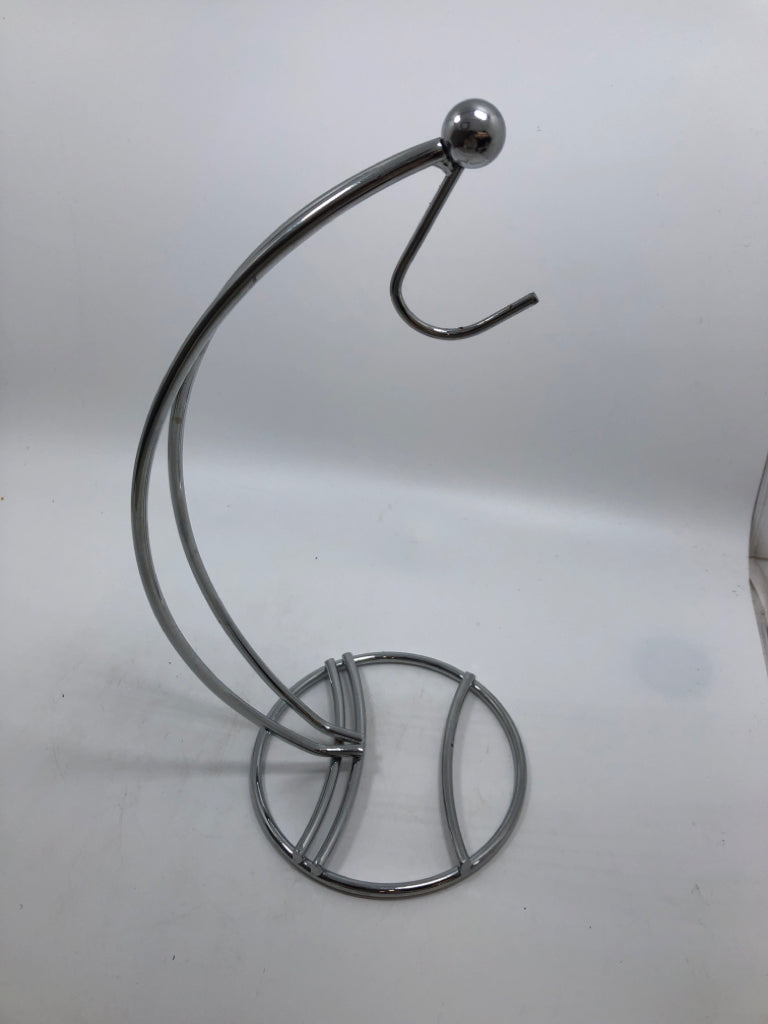 SILVER METAL BANANA HOOK.