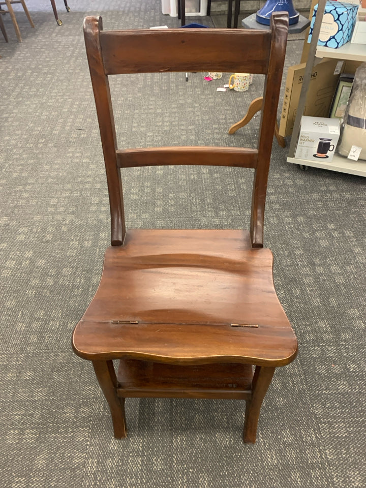 BROWN WOOD CHAIR/LADDER.