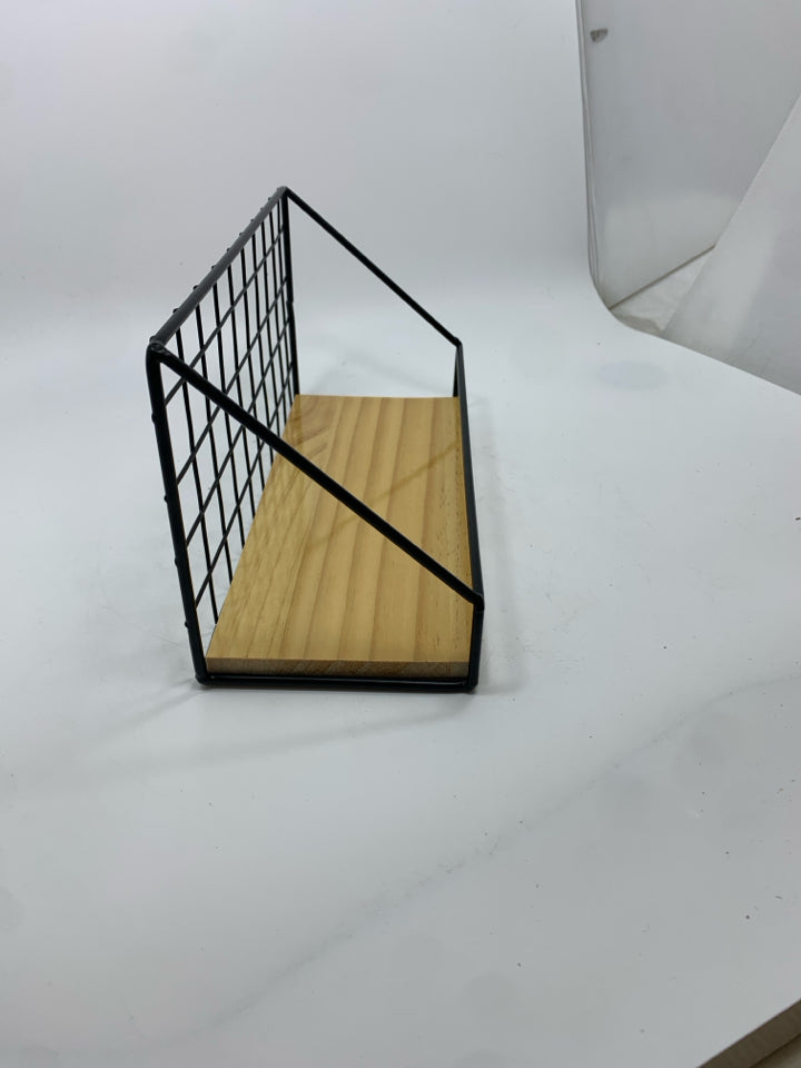 SMALL BLACK METAL HANGING SHELF W/ WOOD BASE.