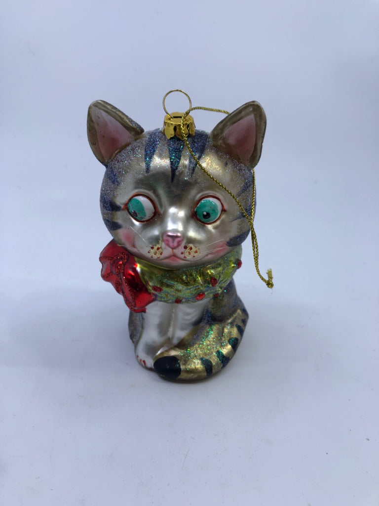 HOLIDAY PET COLLECTION CAT ORNAMENT IN BOX