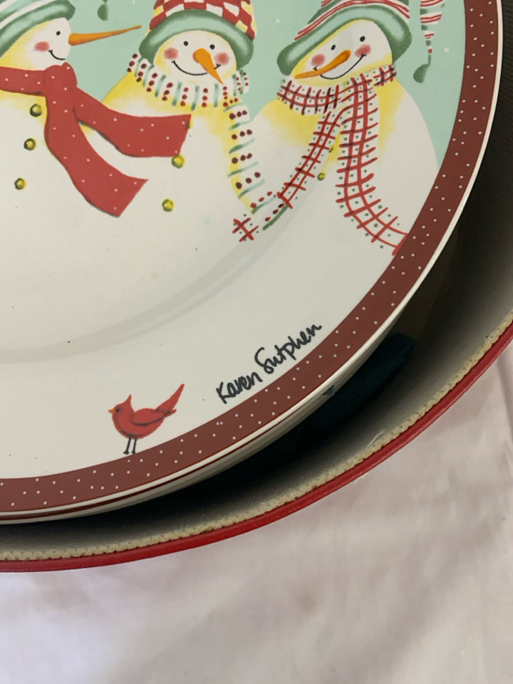 10 SNOWMAN DINNER PLATES IN RED BOX.