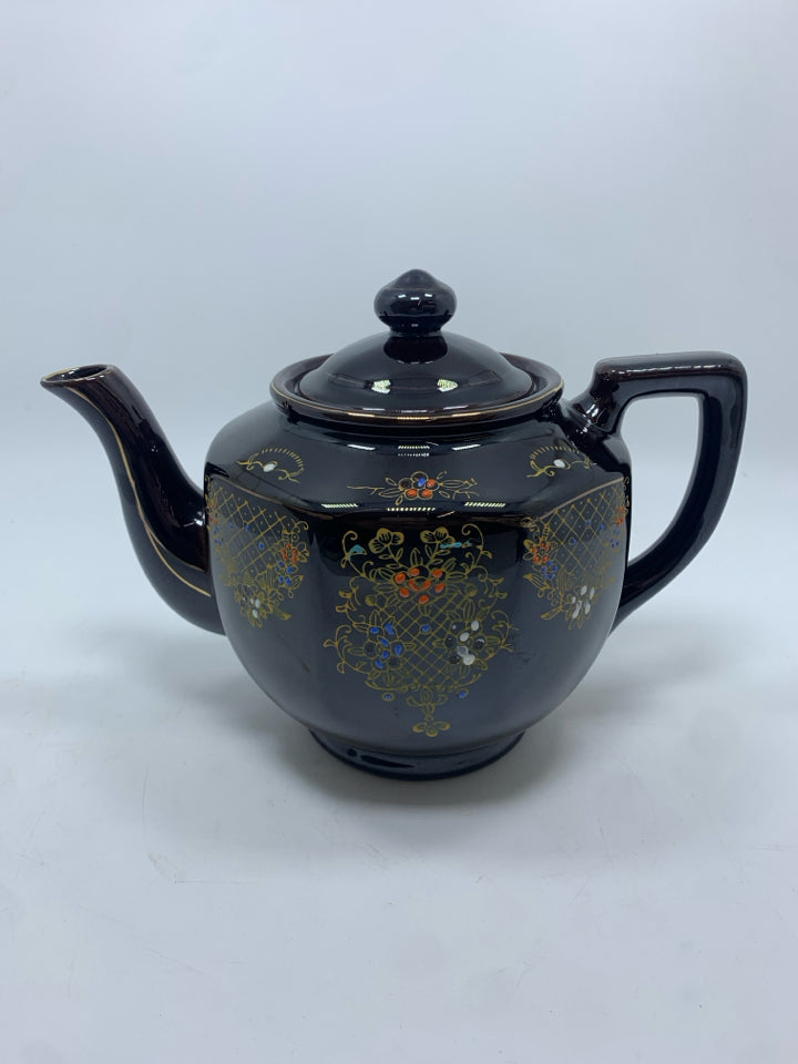 VTG BROWN CERAMIC TEAPOT W/GOLD LATTICE DESIGN.
