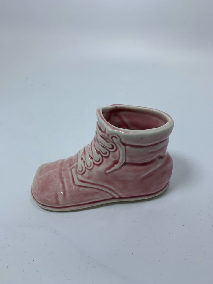 VTG POTTERY BABY SHOE W/ LONG LACES.