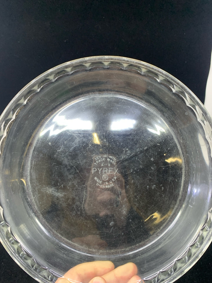 PYREX PIE PLATE.