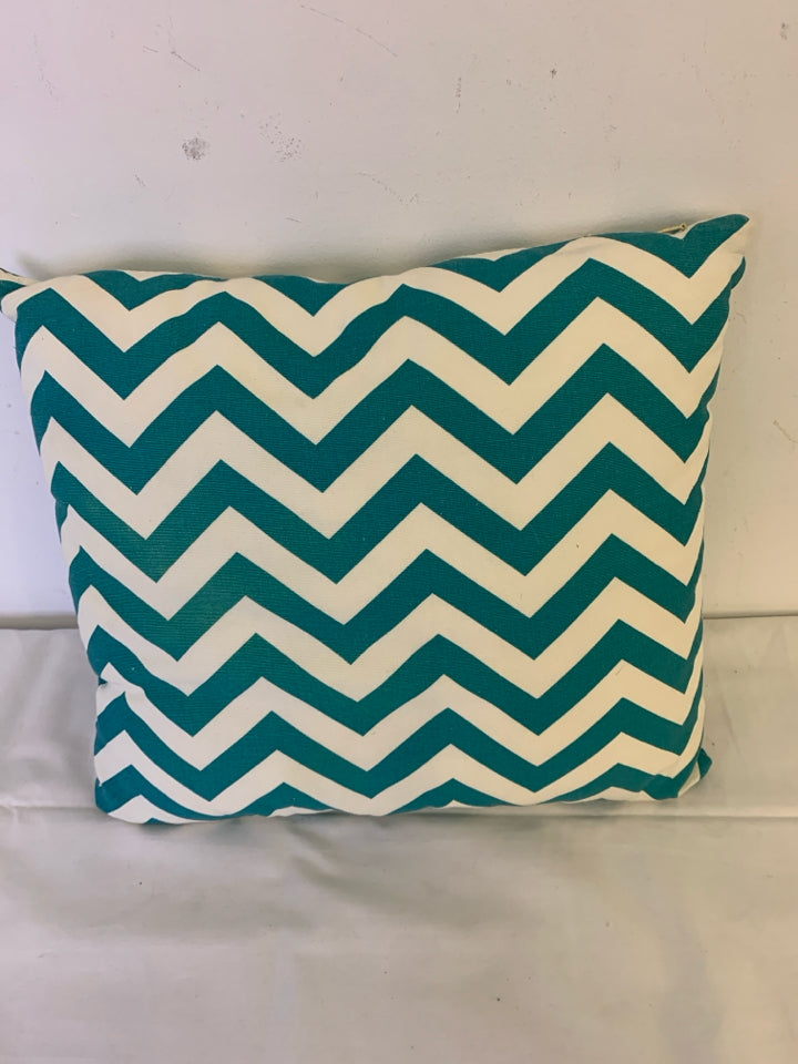 TEAL ZIG ZAG PILLOW.