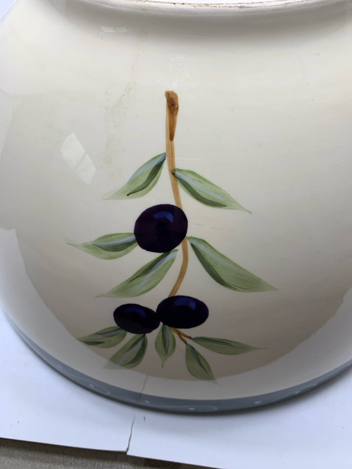 LARGE OLIVE DESIGNED SERVING BOWL.