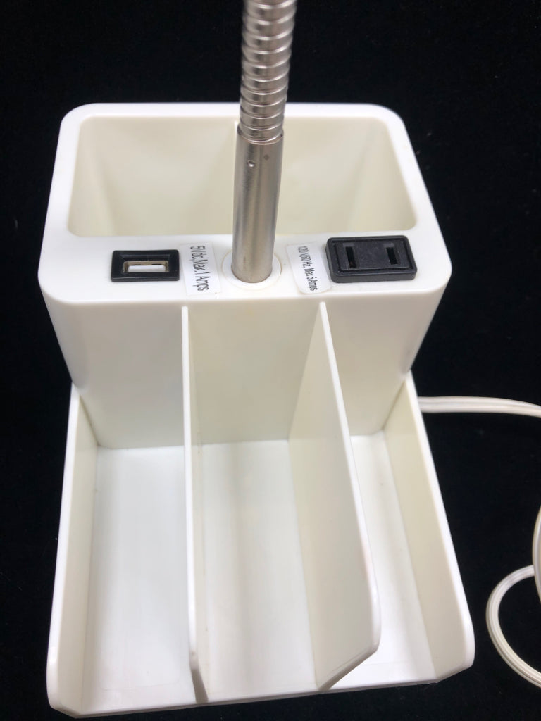 WHITE PLASTIC ADJUSTABLE DESK LAMP W/USB PORT.