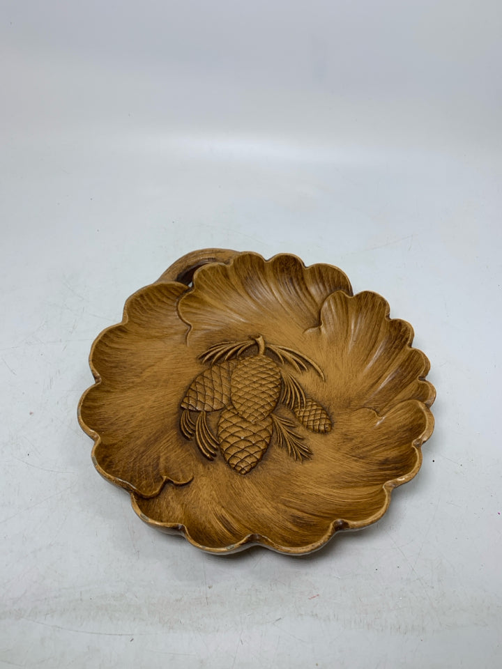 FAUX WOOD W/ EMBOSSED PINECONES & HANDLE.