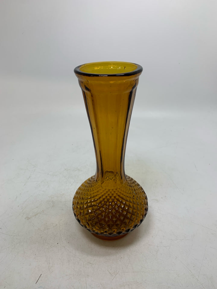 GLASS DIAMOND PATTERN BASE W/ SKINNY NECK.