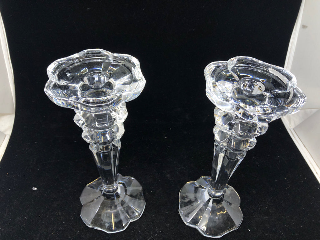 2 HEAVY CLEAR GLASS TAPERED CANDLE HOLDERS.
