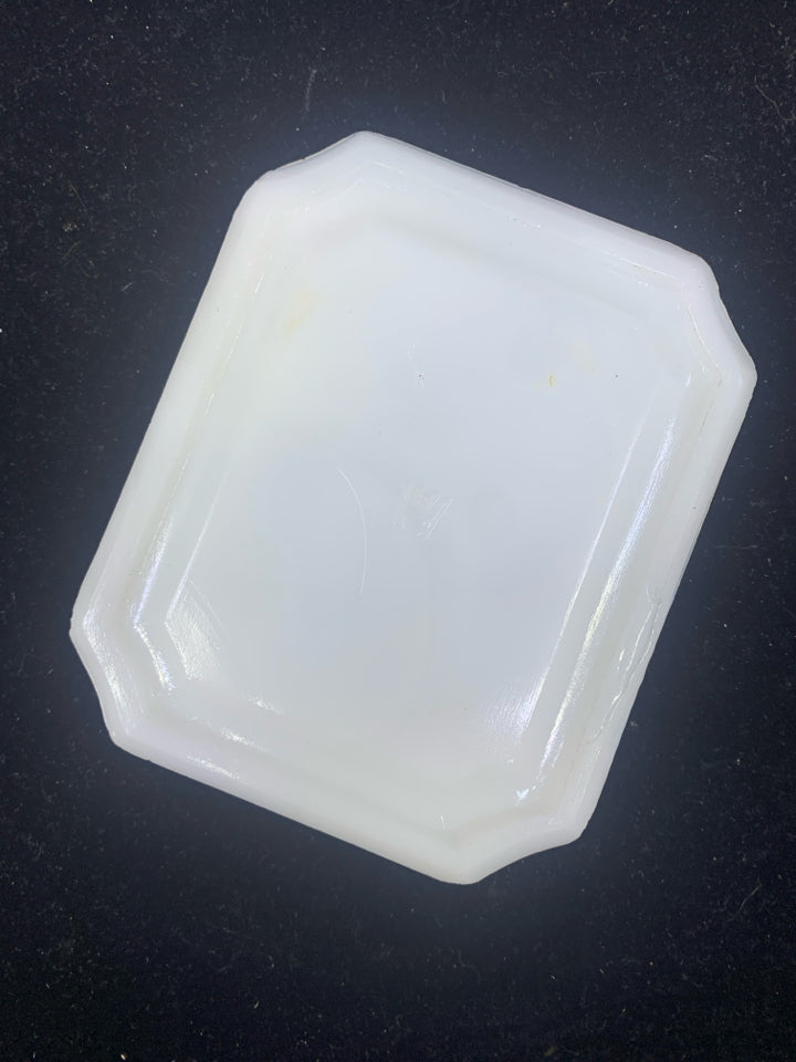 HEAVY WHITE VTG SOAP DISH.