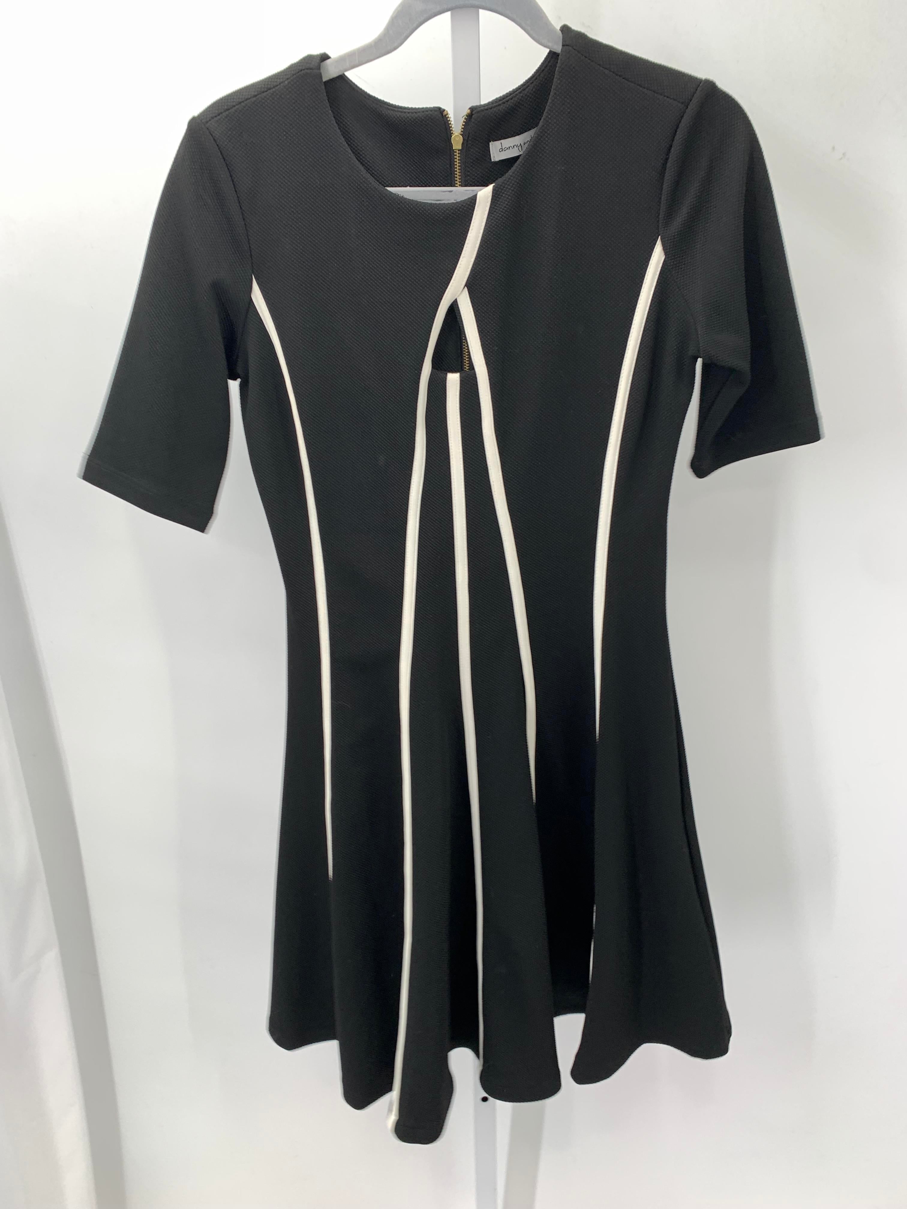 Danny & Nicole Size 6 Misses Short Sleeve Dress