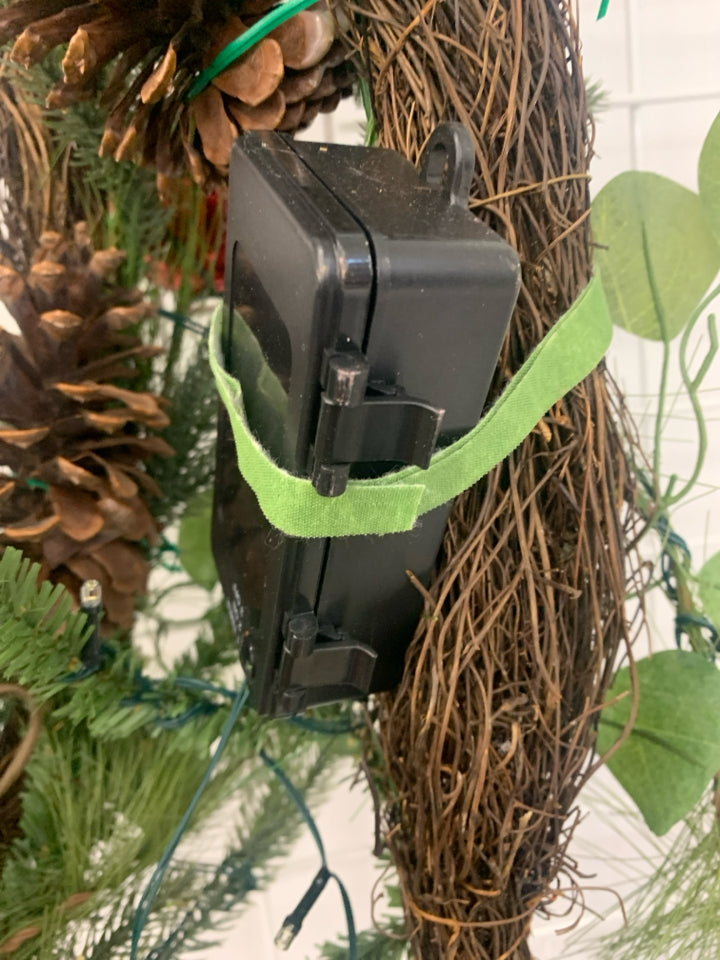 NIB 9FT PRELIT GARLAND.
