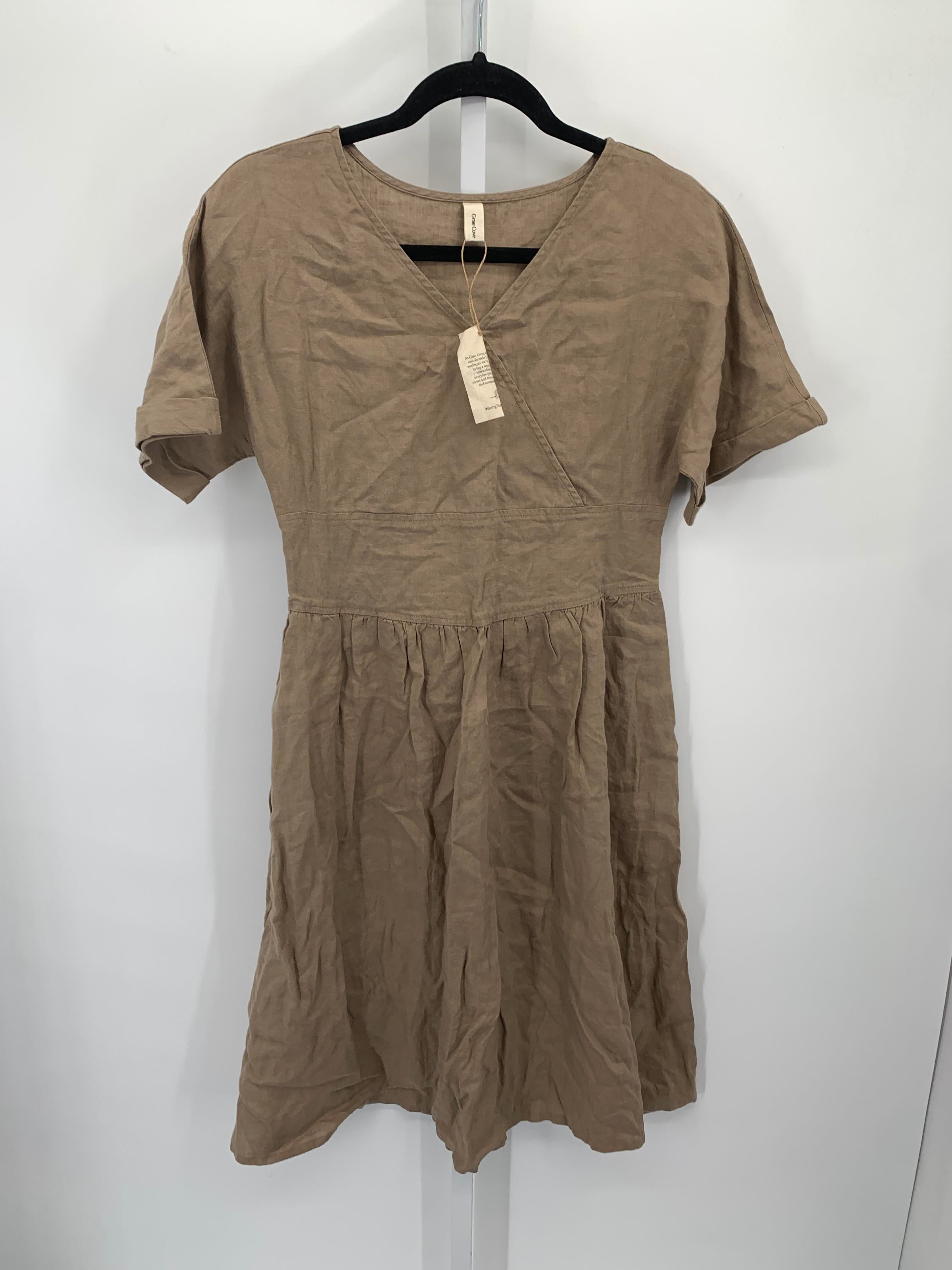 Size Small Misses Short Sleeve Dress