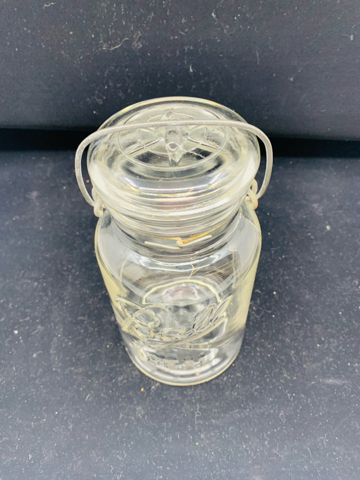 BALL MASON JAR W METAL CLASP.