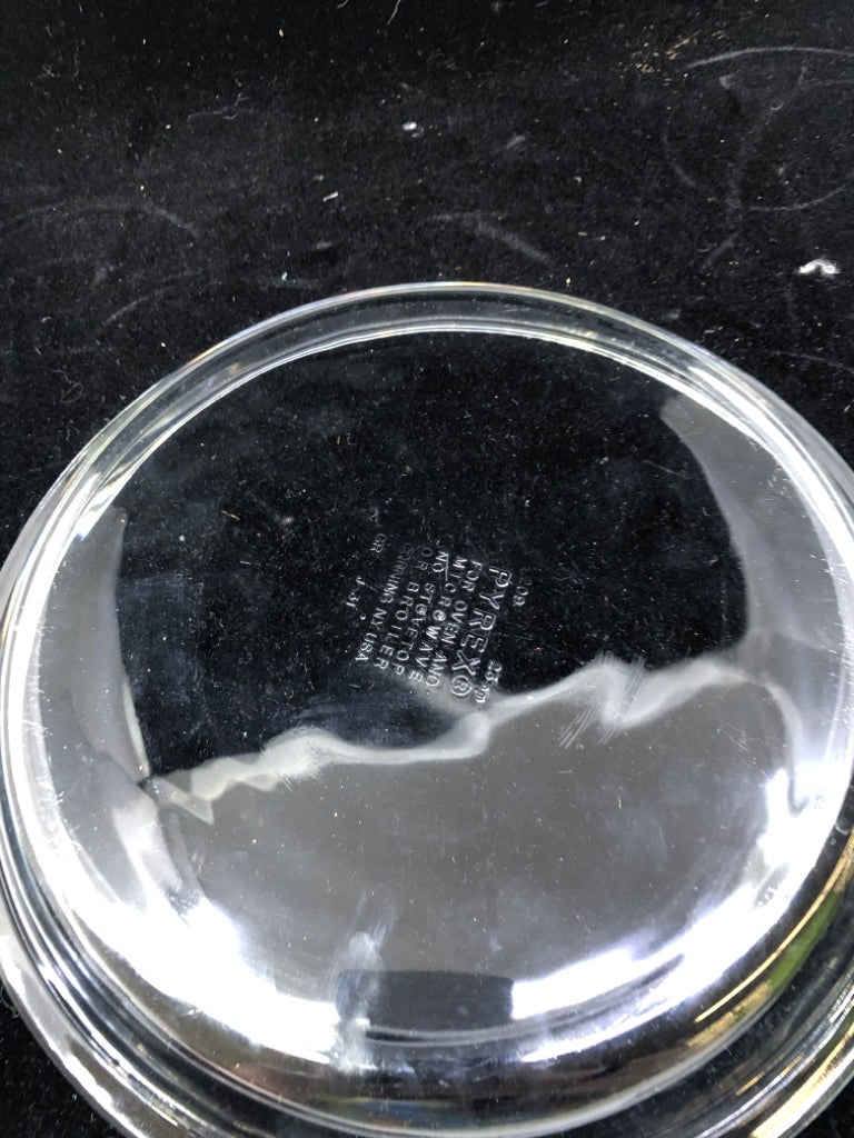 ROUND PYREX PIE DISH.