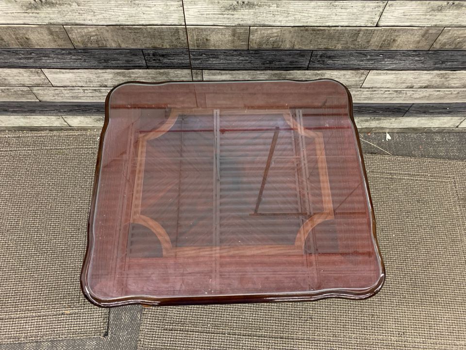 GLOSSY DRK END TABLE.