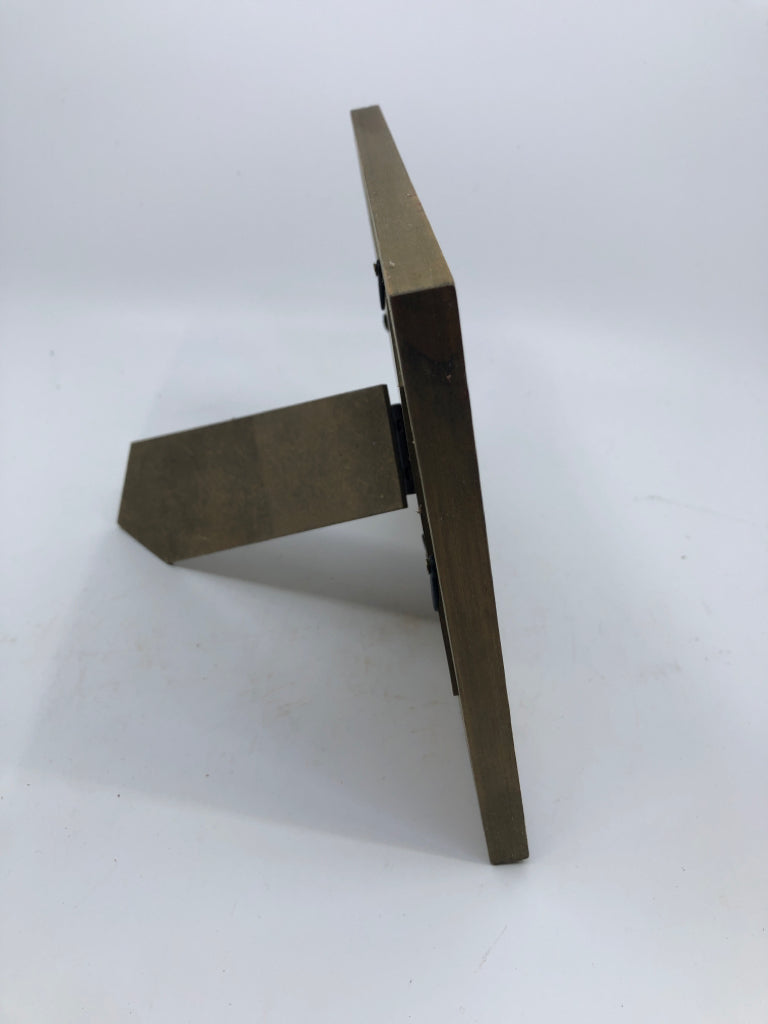PRIMITIVE FLAG PICTURE FRAME.