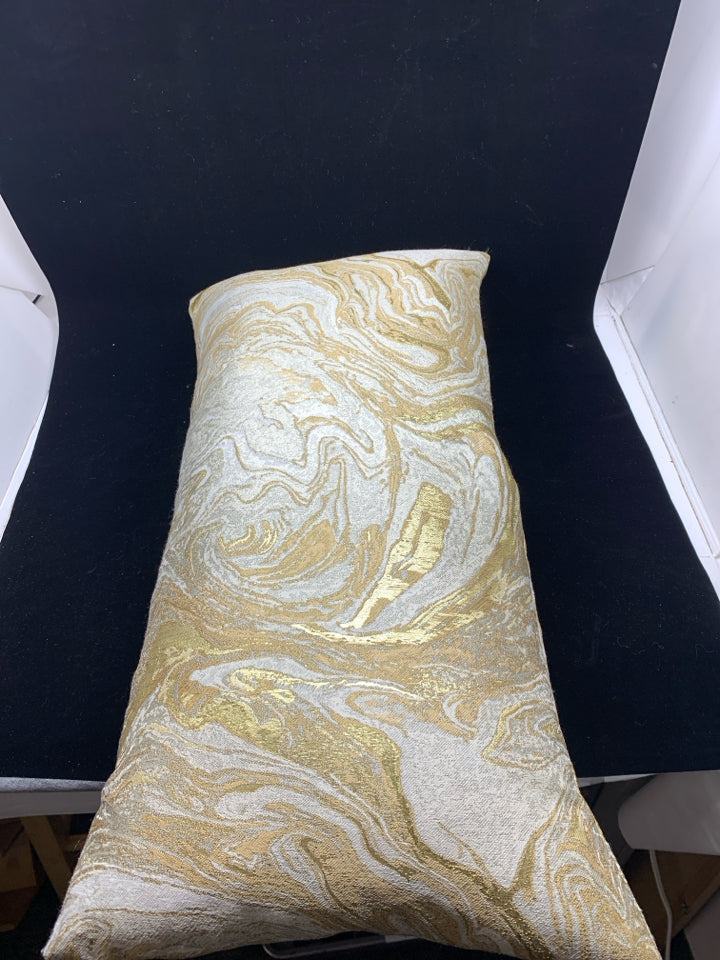 RECTANGLE GOLD MARBLE PILLOW.