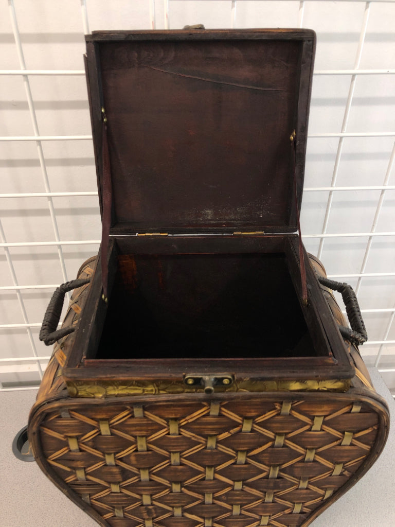 URN SHAPED WICKER BOX W/LOCKING FLIP LID.