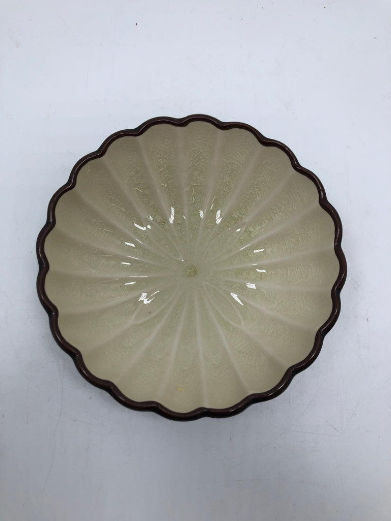OYSTER SHAPED BOWL.
