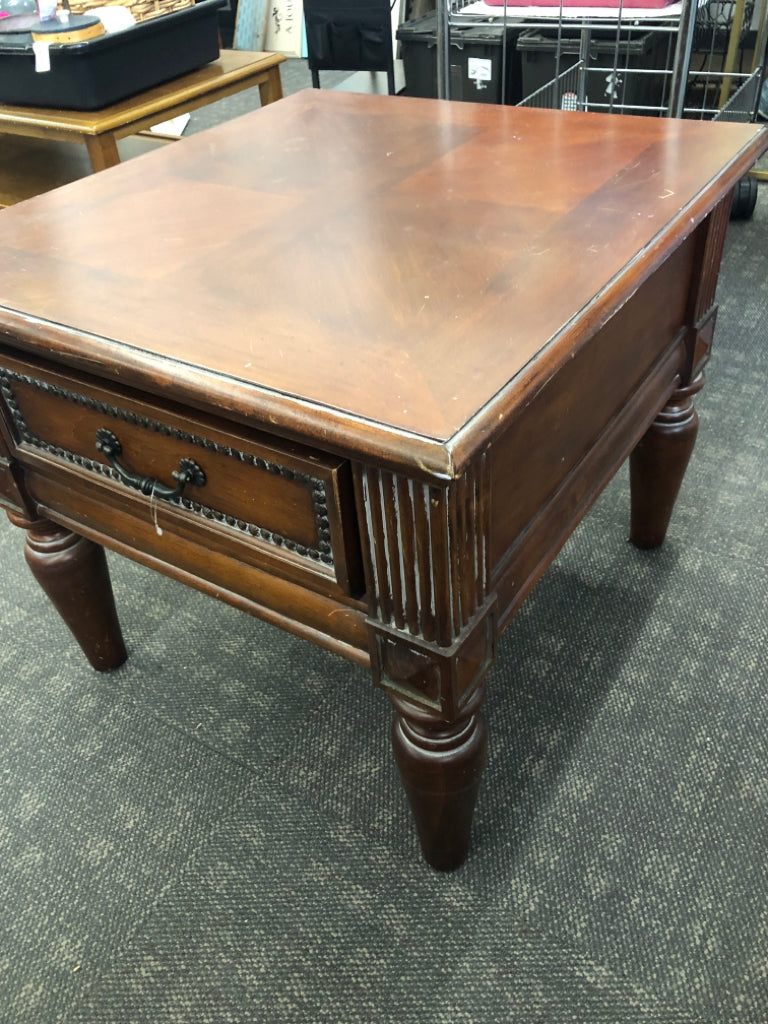 DARK WOOD END TABLE.