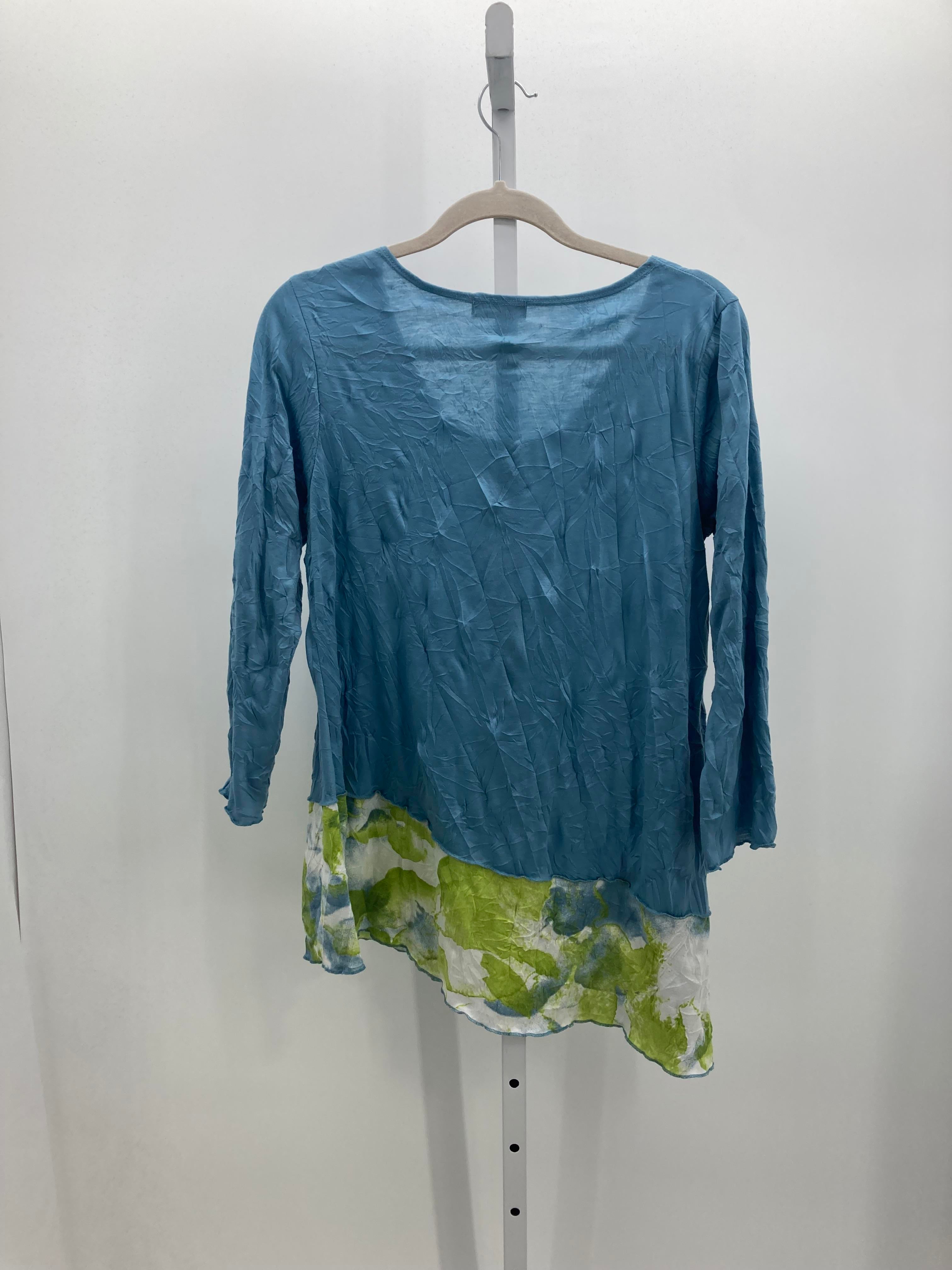 Size Medium Misses 3/4 Sleeve Shirt