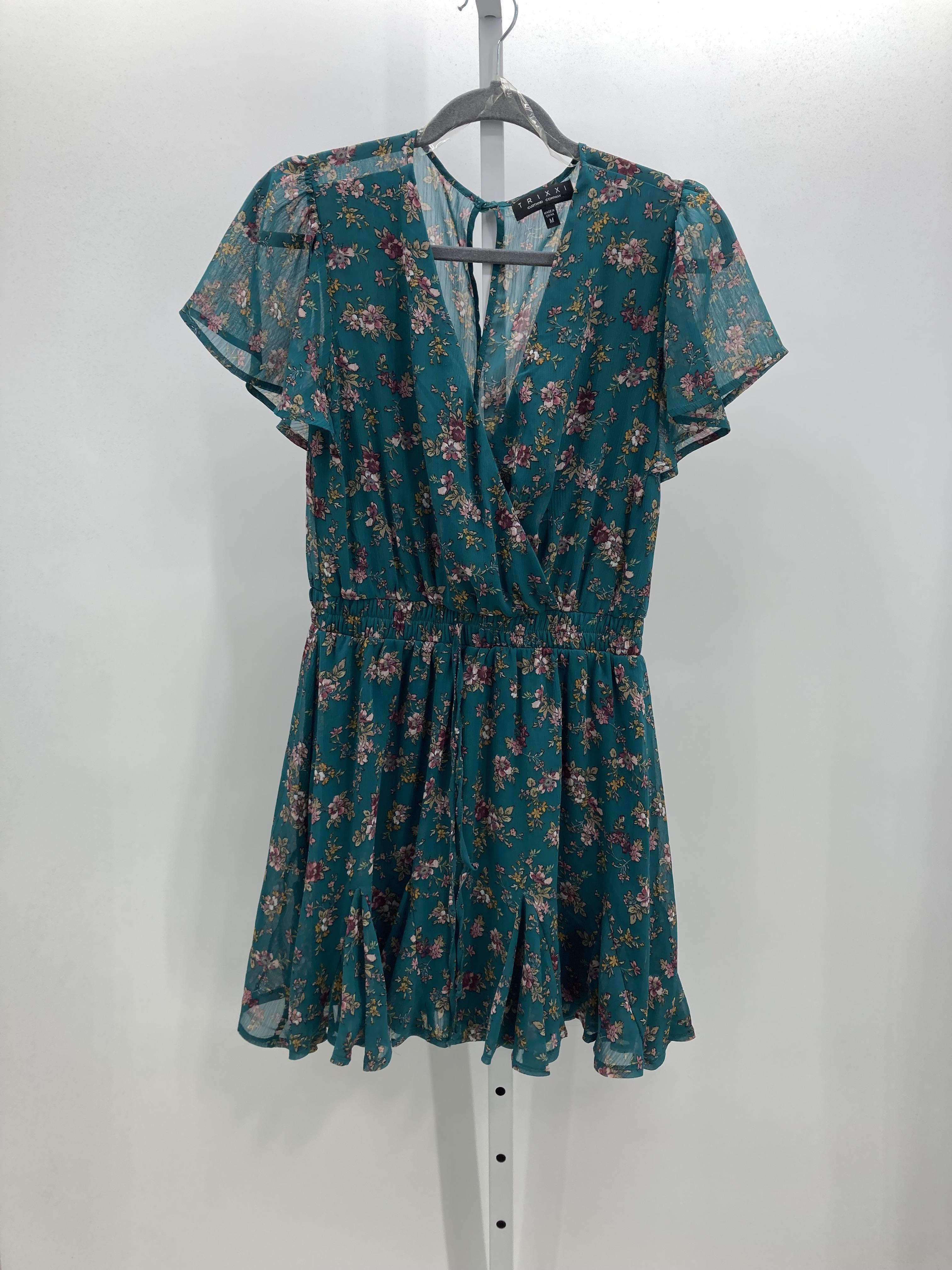 Trixxi Size Medium Juniors Short Sleeve Dress