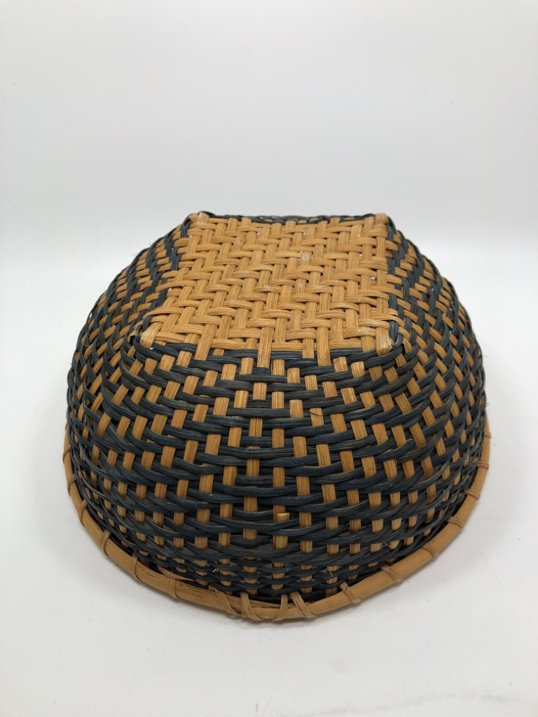 BLUE WOVEN WICKER BASKET.