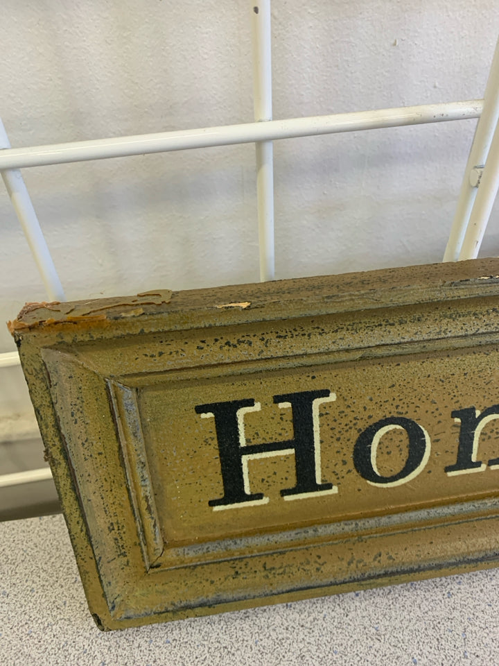 PRIMITIVE DISTRESSED SIGN 'HOME SWEET HOME'.