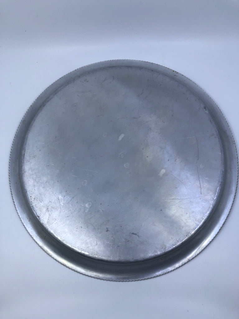 VTG HAMMERED ALUMINUM MANDALA PATTERN TRAY.