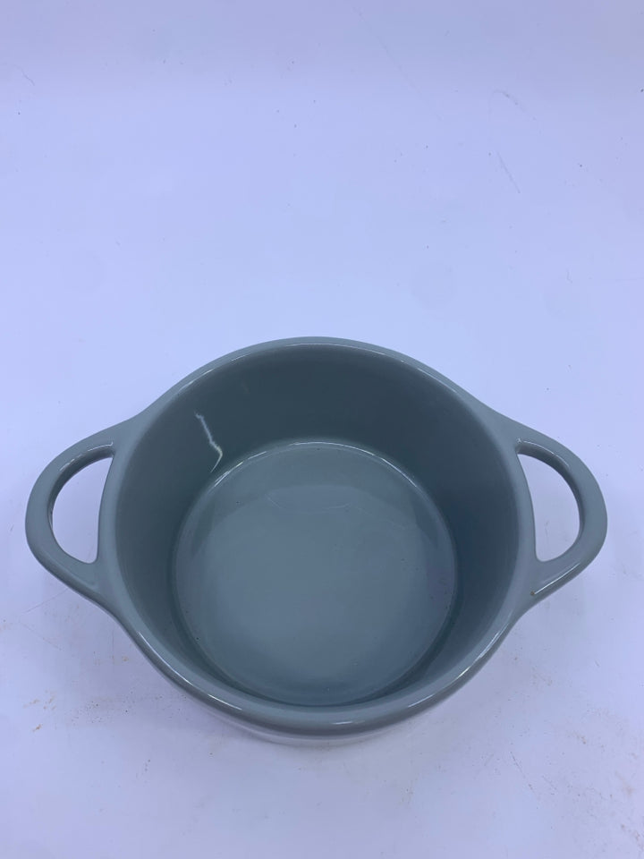 MUTE GREEN SMALL BAKER W LID AND HANDLES.