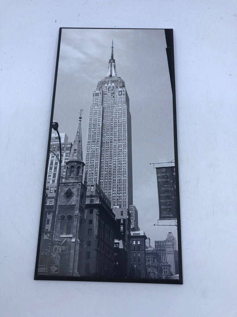 EMPIRE STATE BUILDING B&W WALL HANGING.