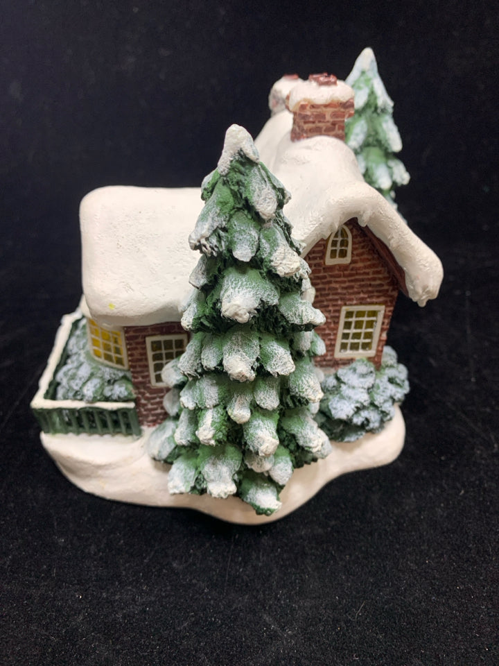 THOMAS KINKADE LIGHT UP "A VILLAGE CHRISTMAS" HOUSE.