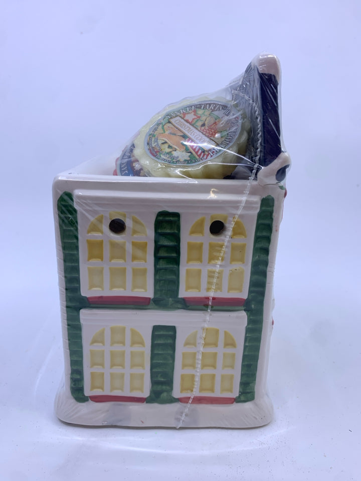 NIP CERAMIC CANDLE SHOPPE TEA LIGHT HOLDER YANKEE CANDLE + 3 SCENTS.