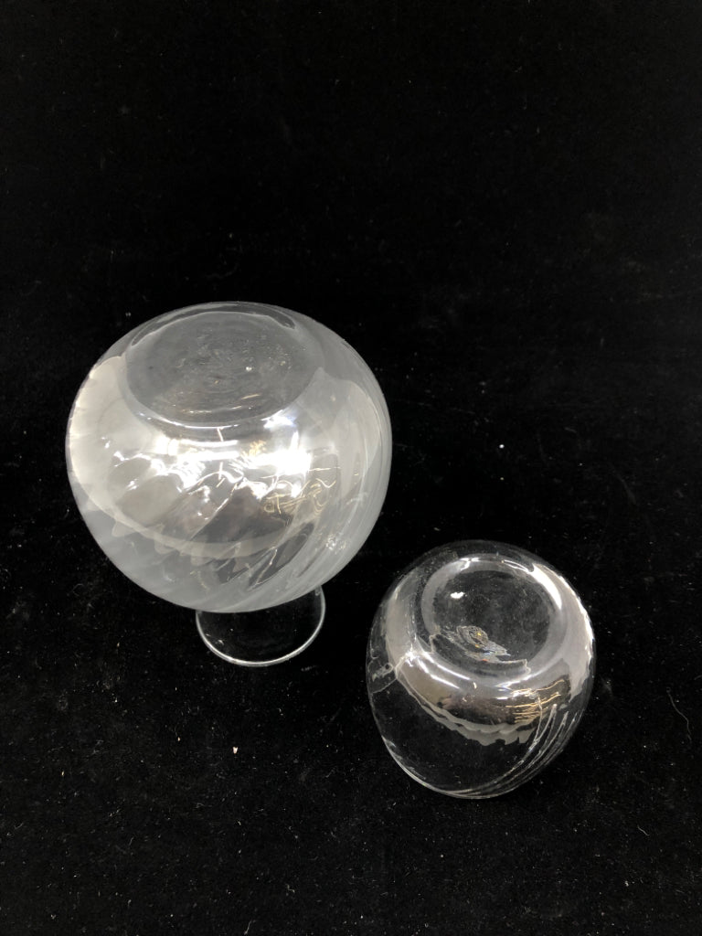 2PC CLEAR SWIRL GLASS WATER CARAFE.