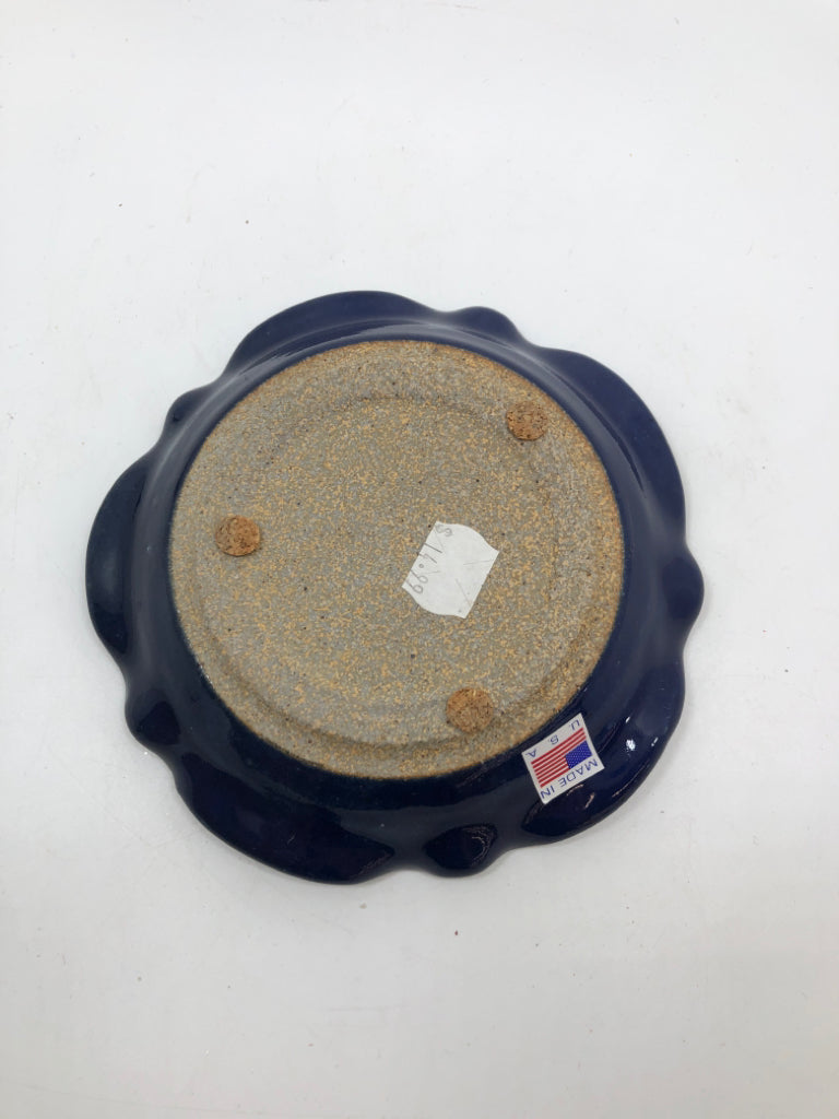 CRACKLE POTTERY ASHTRAY.
