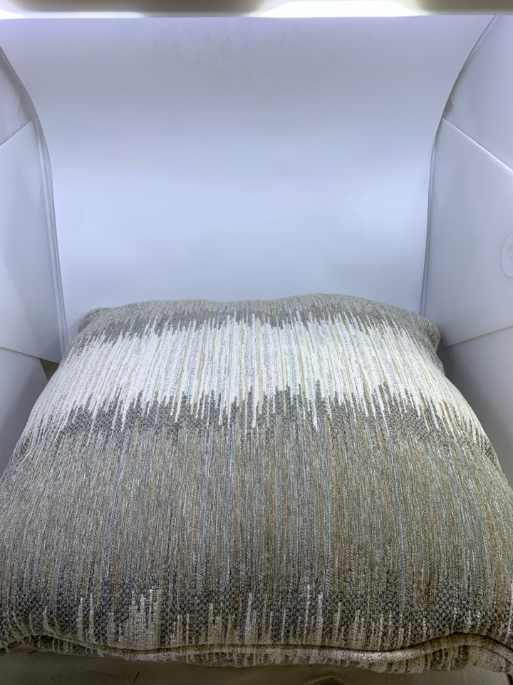 LARGE WHITE & GRAY PILLOW W/LINE DESIGN.