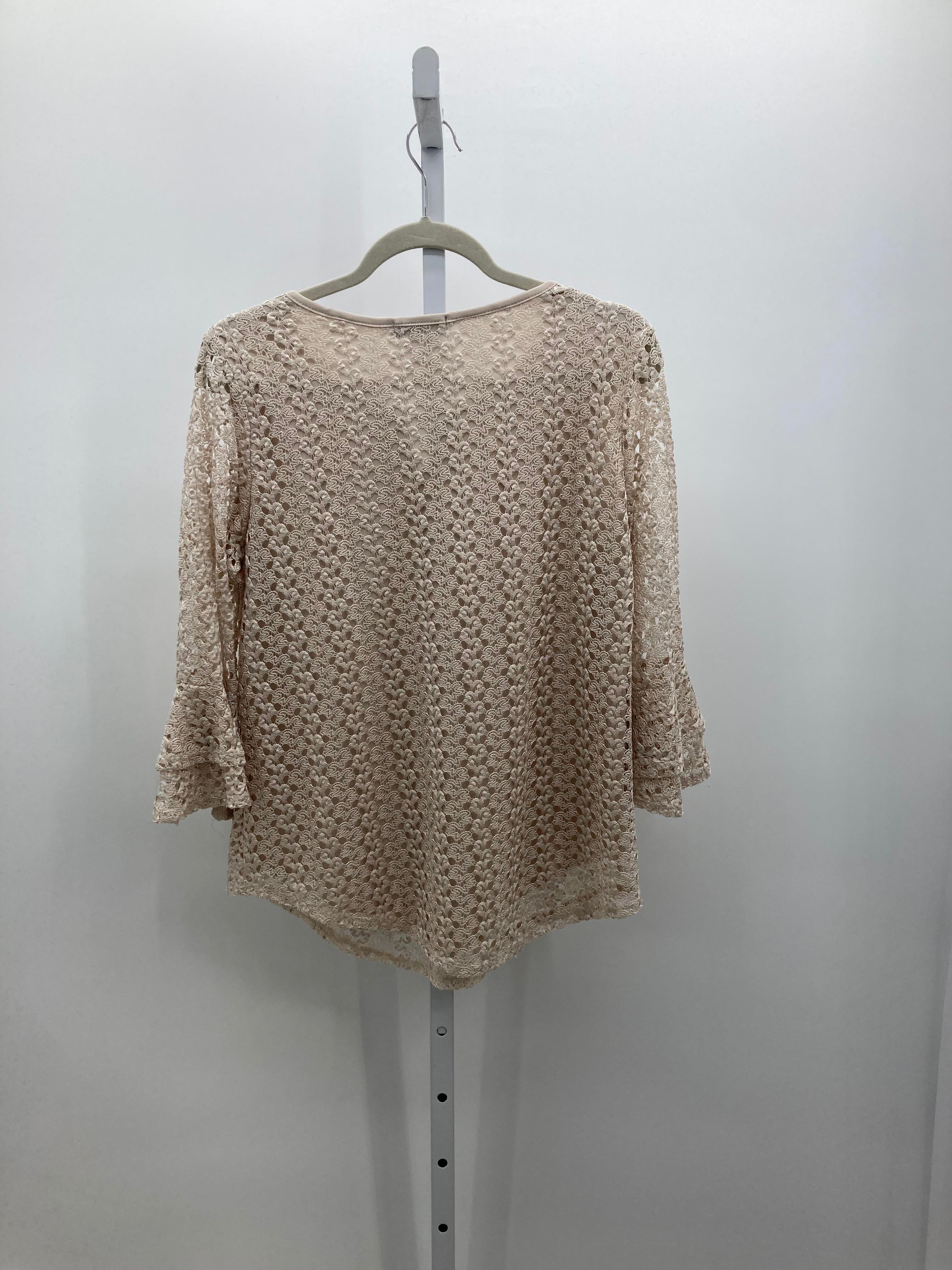 Size Medium Misses 3/4 Sleeve Shirt