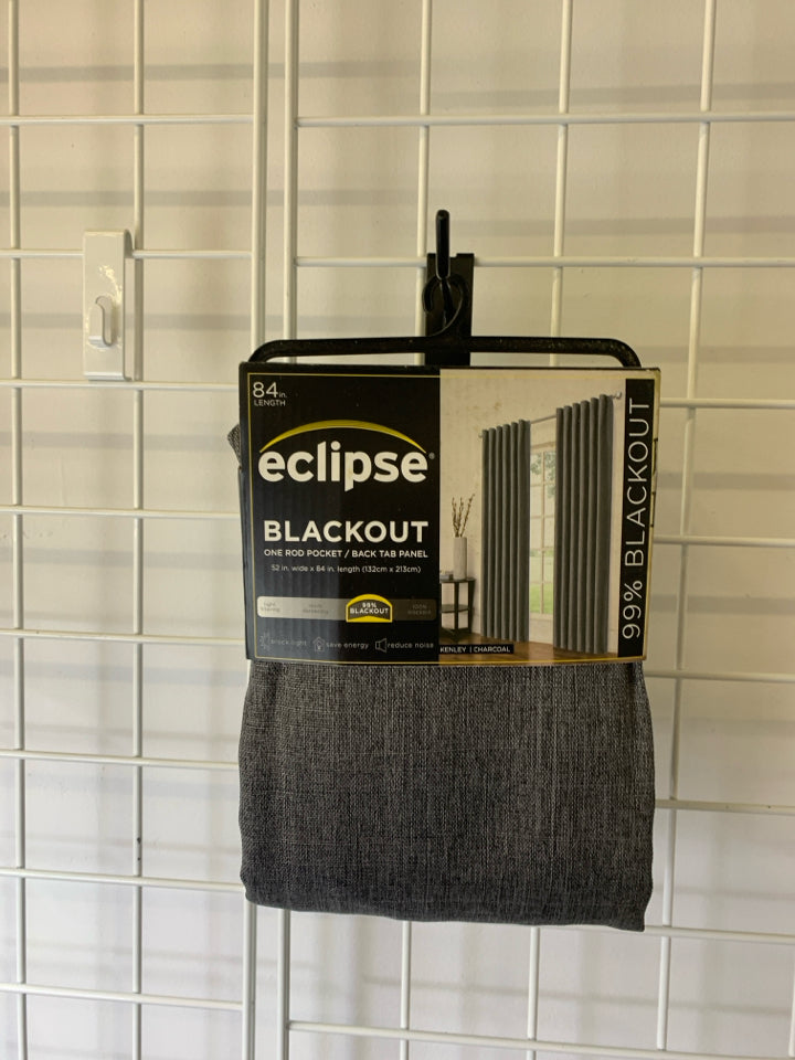 NIP ECLIPSE BLACK OUT CURTAIN 52"X84'