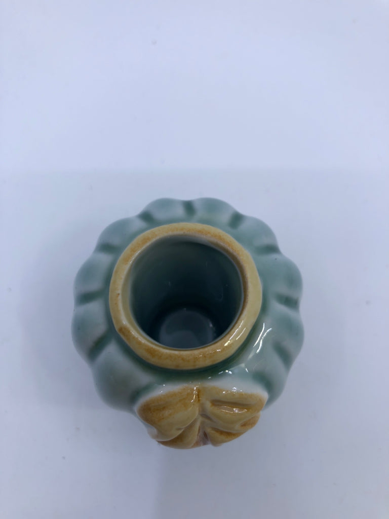 TEAL PUMPKIN TAPER CANDLE HOLDER.